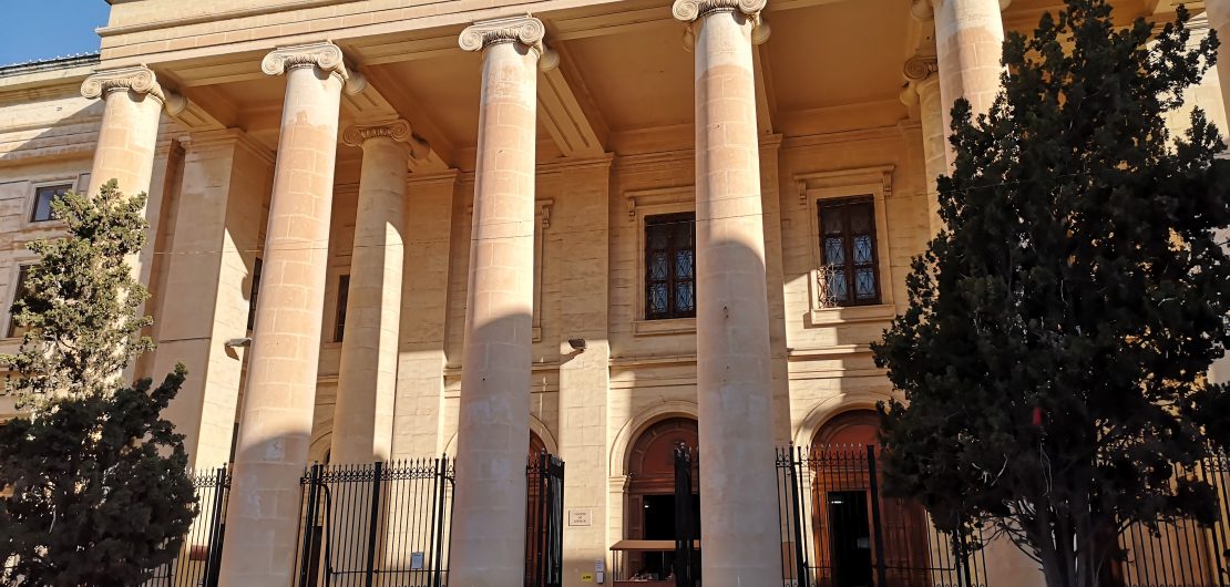 Photo of court building in Valletta